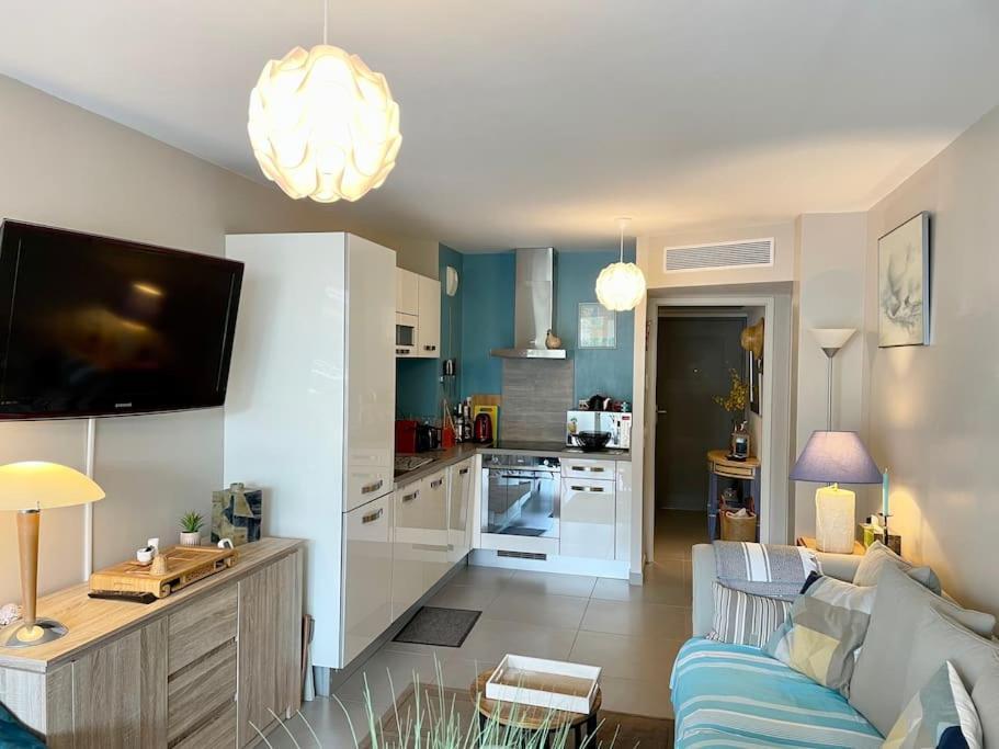 Apartamento 21 - Tres Agreable Rdc Avec Terrasse Et Parking Bandol Exterior foto